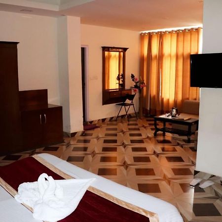 Adb Rooms Snow Touch Resort Manāli Esterno foto