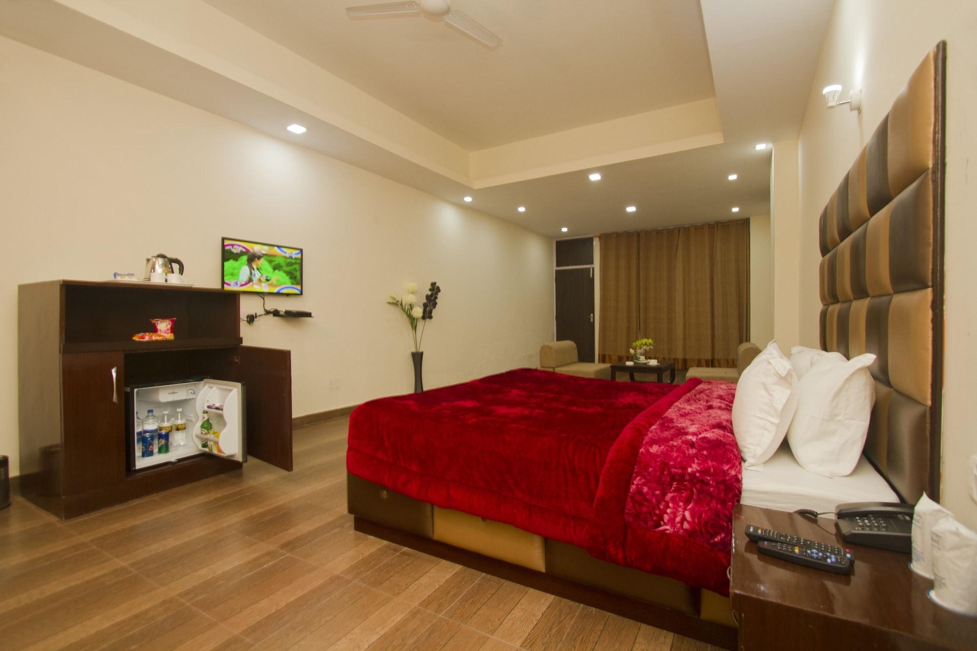 Adb Rooms Snow Touch Resort Manāli Esterno foto