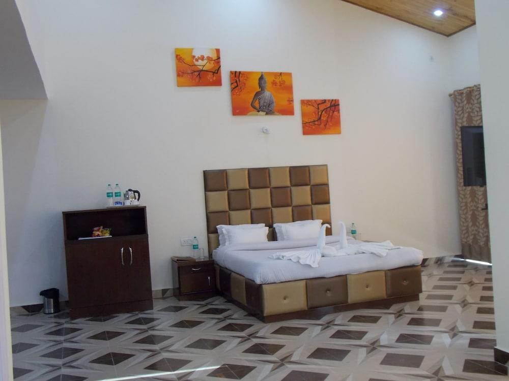 Adb Rooms Snow Touch Resort Manāli Esterno foto