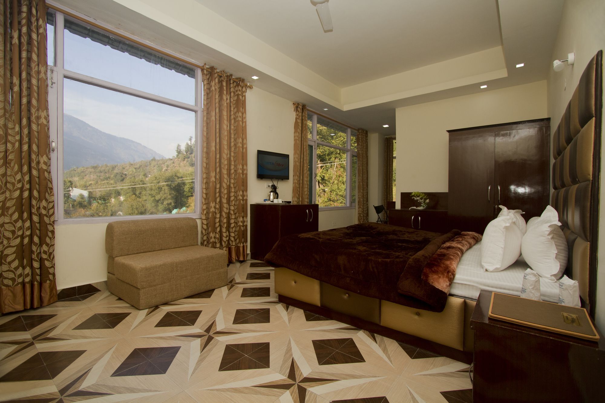 Adb Rooms Snow Touch Resort Manāli Esterno foto
