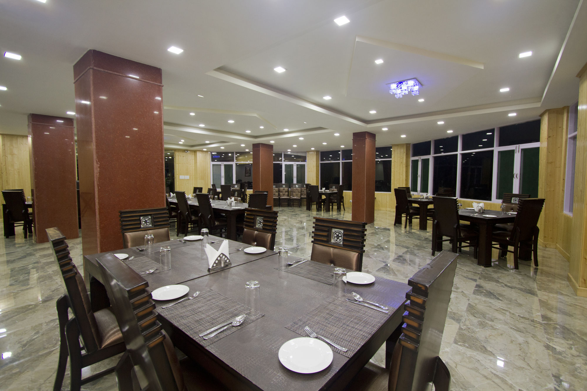 Adb Rooms Snow Touch Resort Manāli Esterno foto