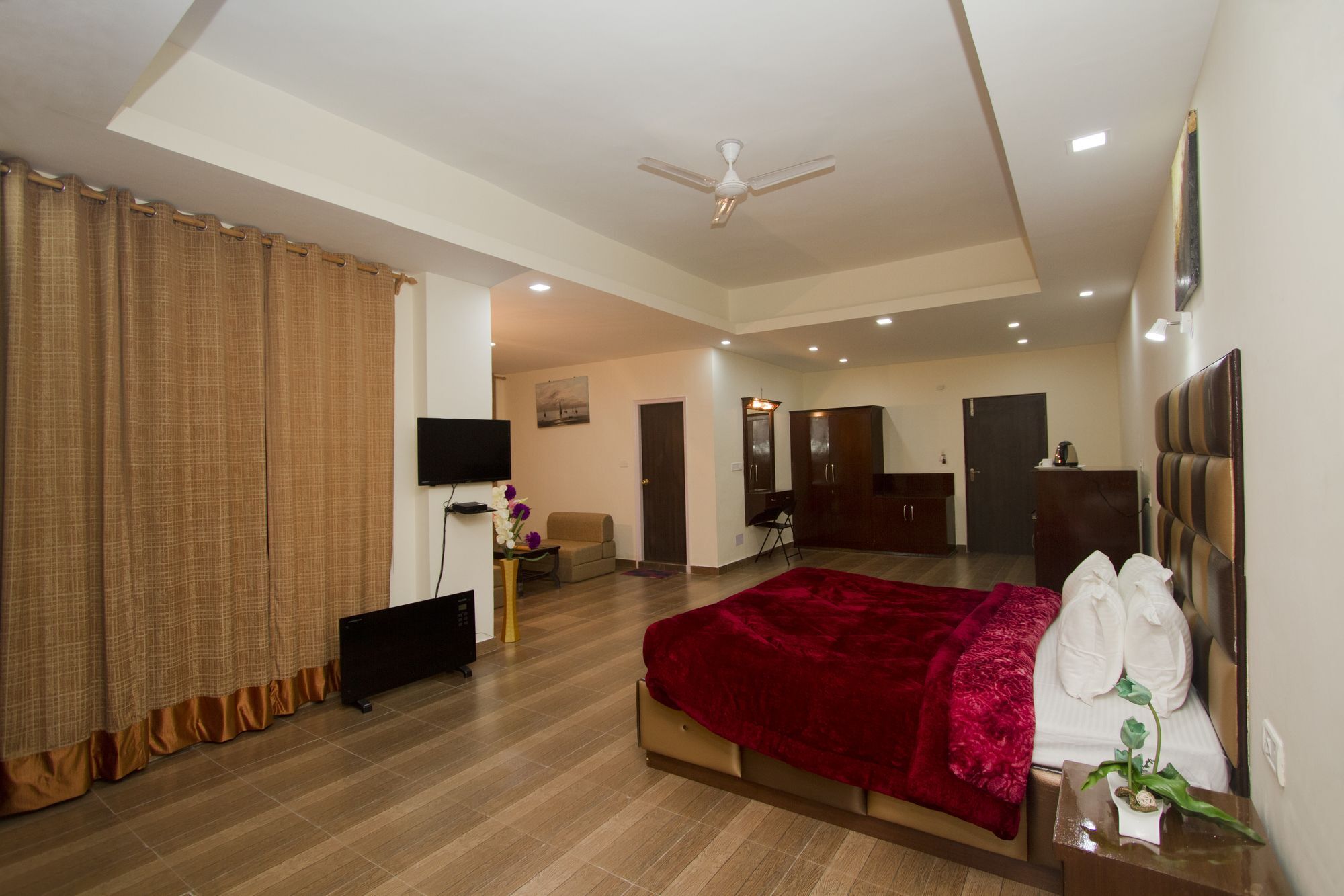 Adb Rooms Snow Touch Resort Manāli Esterno foto