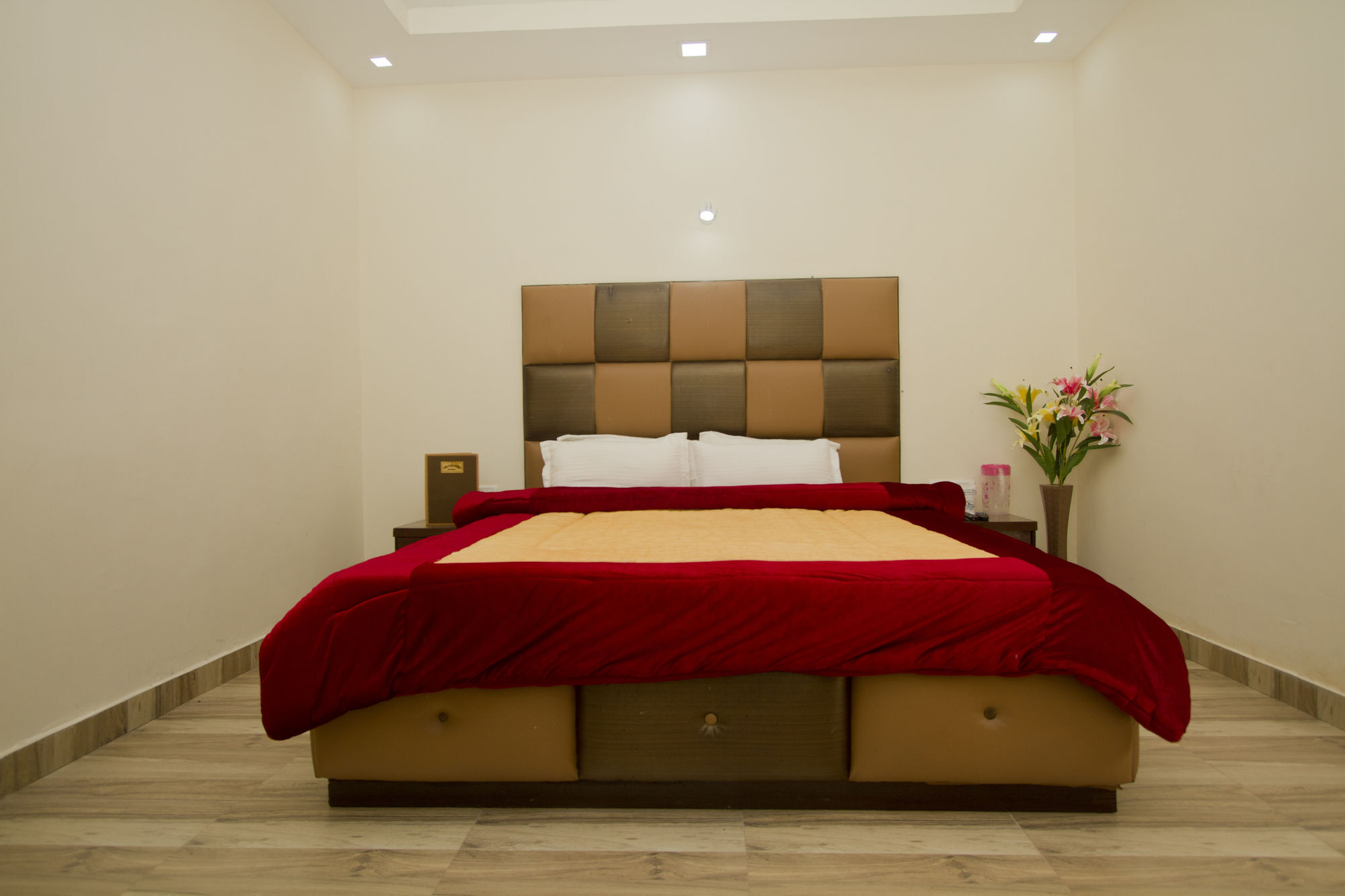 Adb Rooms Snow Touch Resort Manāli Esterno foto