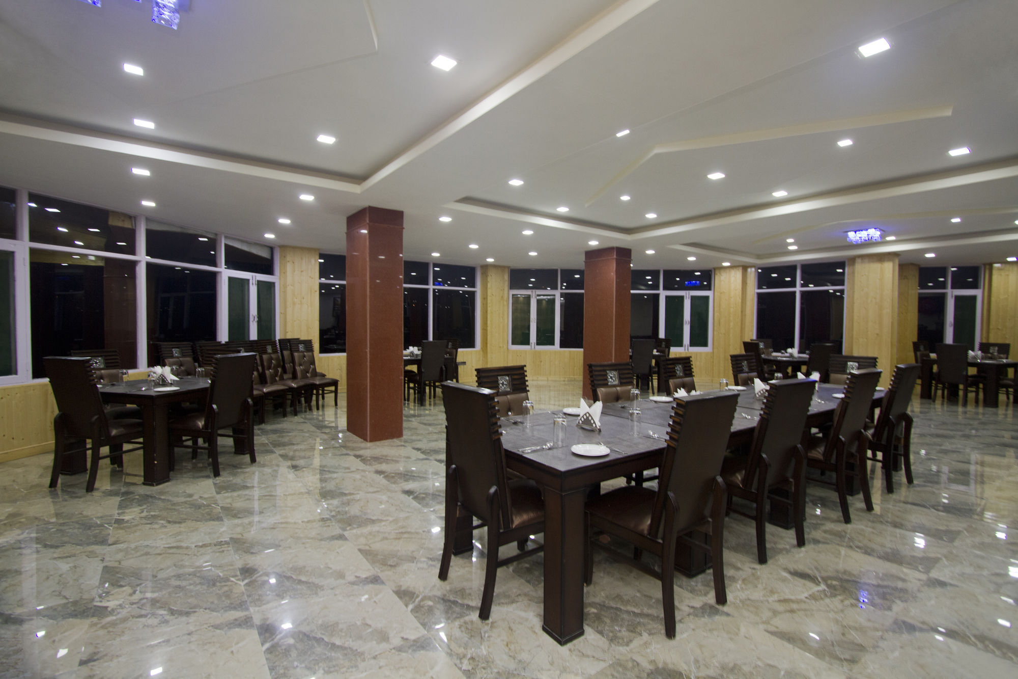 Adb Rooms Snow Touch Resort Manāli Esterno foto